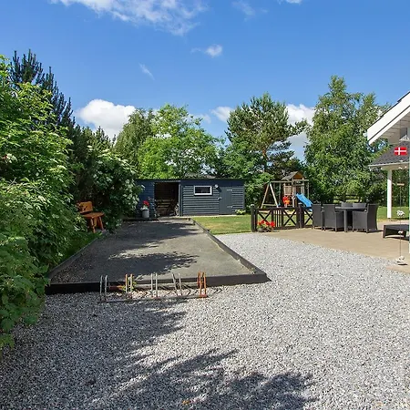 Four-bedroom Holiday In * Hals