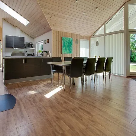 Holiday home Four-bedroom Holiday In Hals